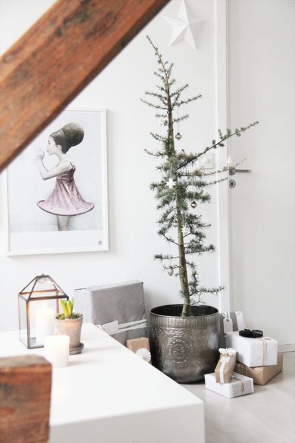 minimalist decoration christmas tree
