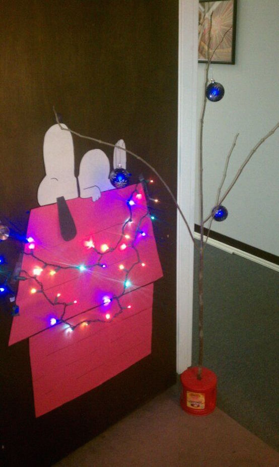 office door christmas decorating idea