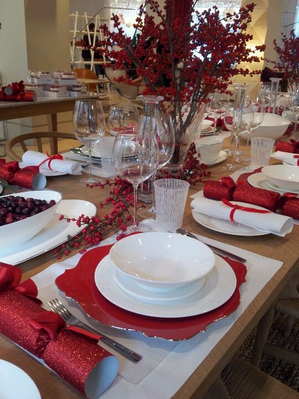 red christmas tablescape