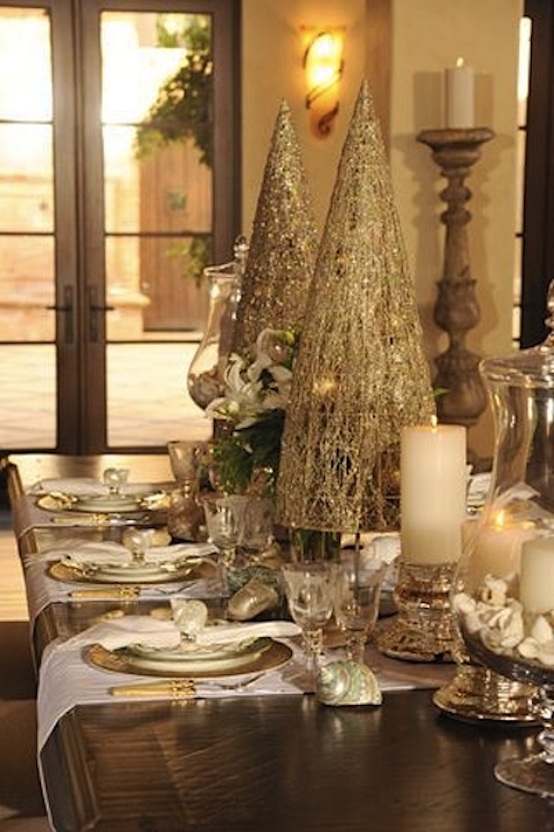 silver and gold christmas tablescapes