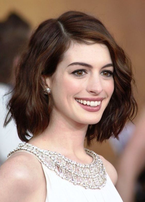 20 Short Hairstyles For Oval Faces - Feed Inspiration