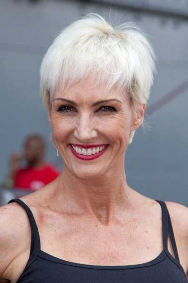 21 Short Hairstyles For Older Women To Try This Year F