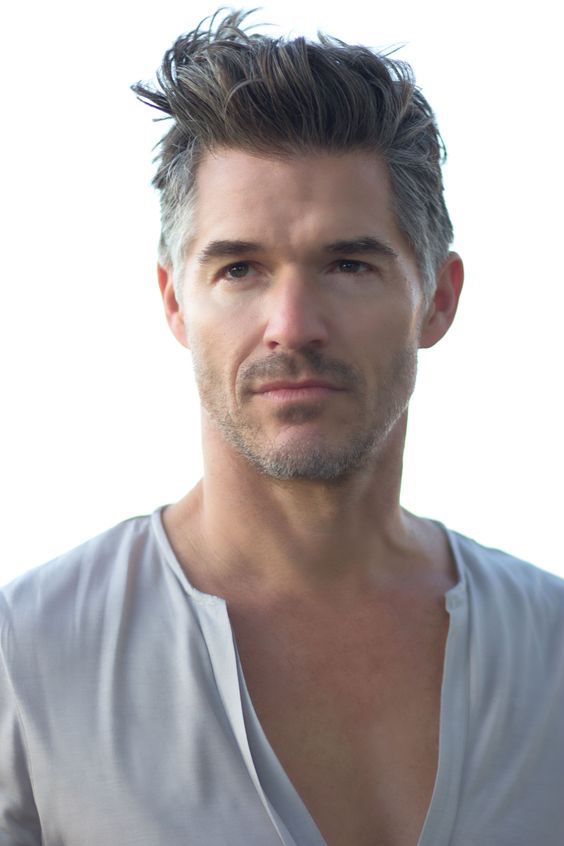 20 Amazing Gray Hairstyles For Men - Feed Inspiration