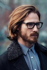 23 Cool Men's Hairstyles With Glasses - Feed Inspiration