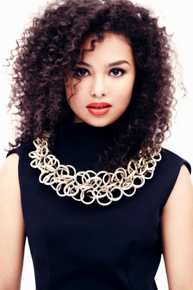 21 Mixed Curly Hairstyles For Chicks - Feed Inspiration
