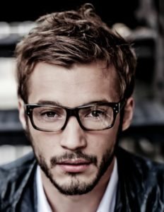 23 Cool Men's Hairstyles With Glasses - Feed Inspiration