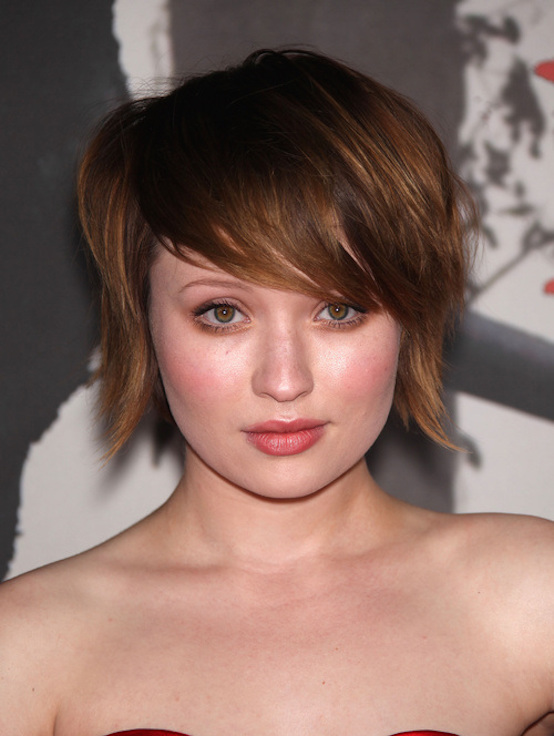 21 Cute Short Hairstyles For Round Faces - Feed Inspiration