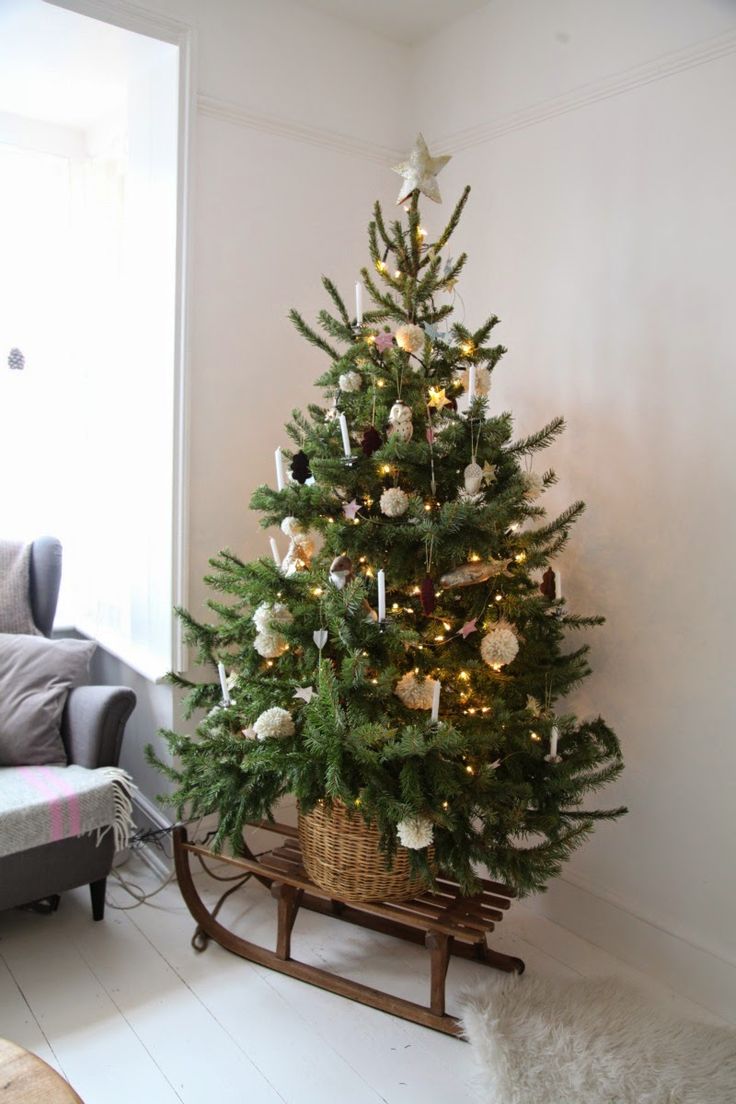 37 Inspiring Christmas Tree Ideas For Small Spaces - Feed ...