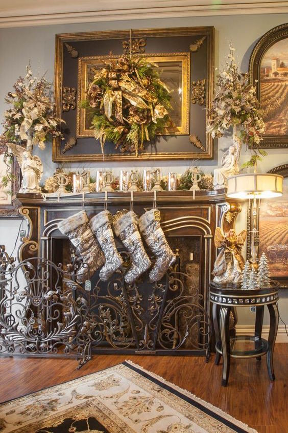 30 Stunning Christmas Mantel Decorating Ideas - Feed Inspiration